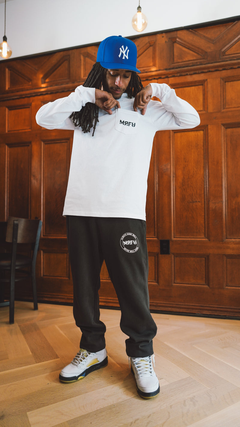 Done Well Badge Sweatpants - Faded Black